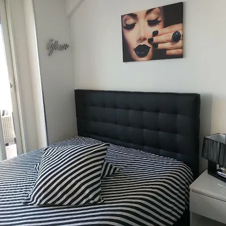 Apartment Naturiste Design